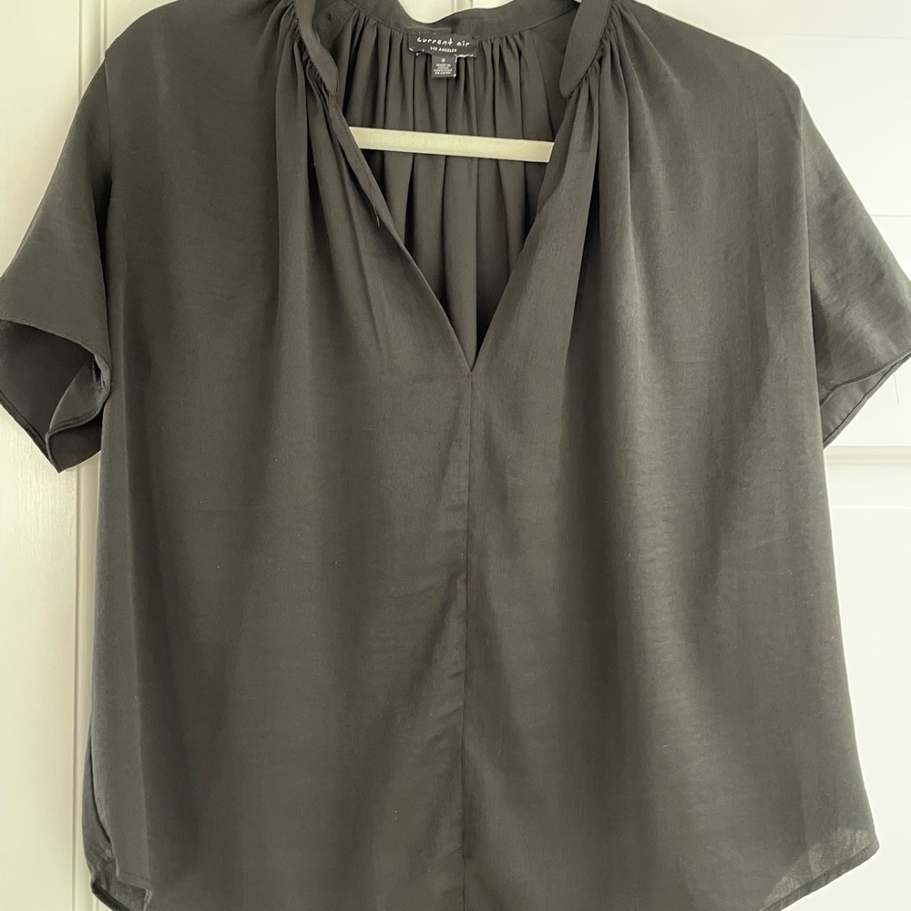Current Air, short sleeve, black top
